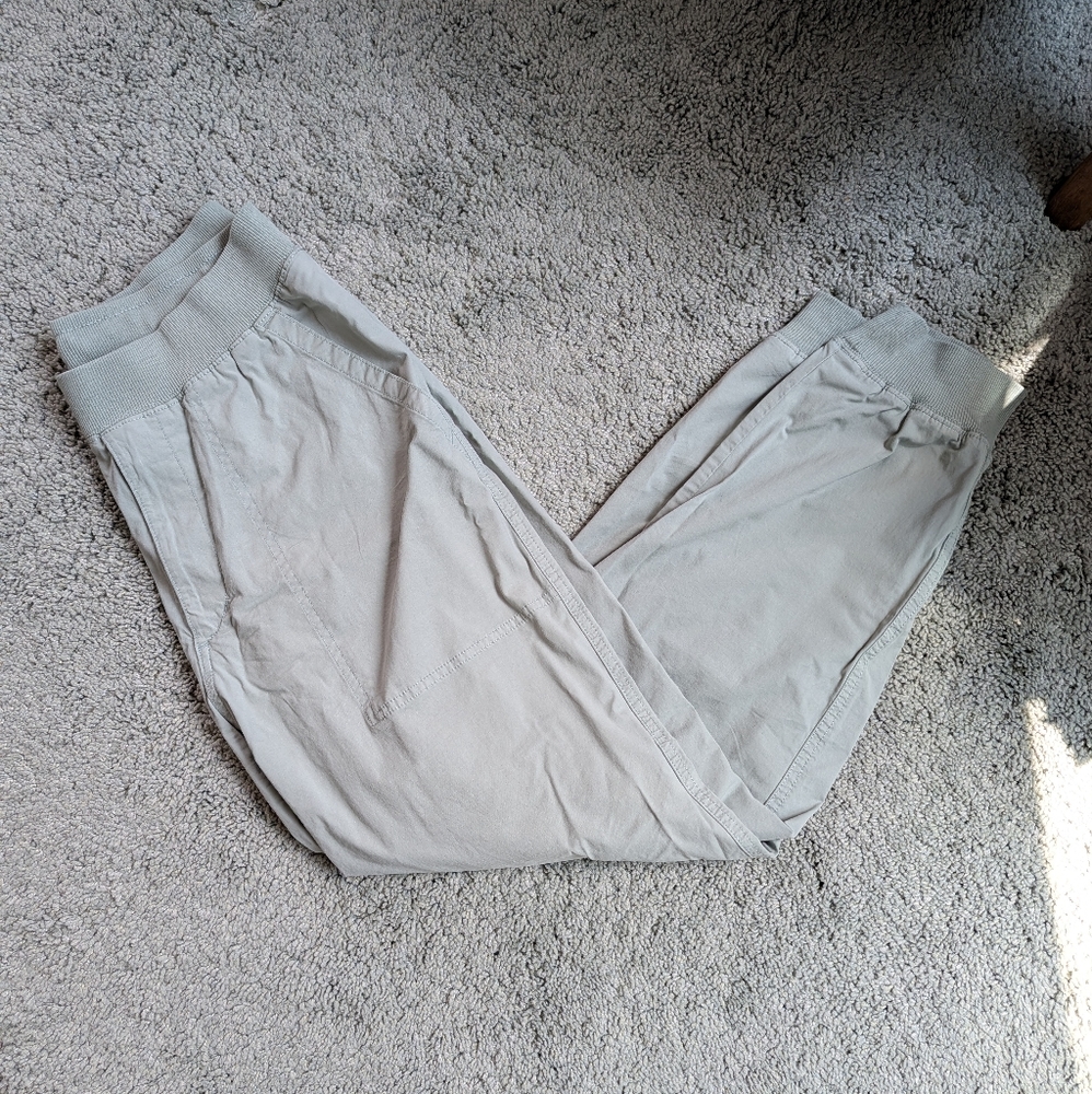 Pale green/seafoam joggers